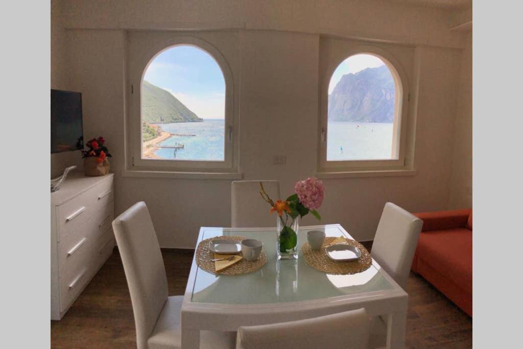 Wind Rose Apartments 2 Torbole Sul Garda Eksteriør billede