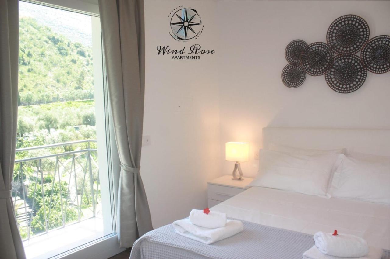 Wind Rose Apartments 2 Torbole Sul Garda Eksteriør billede